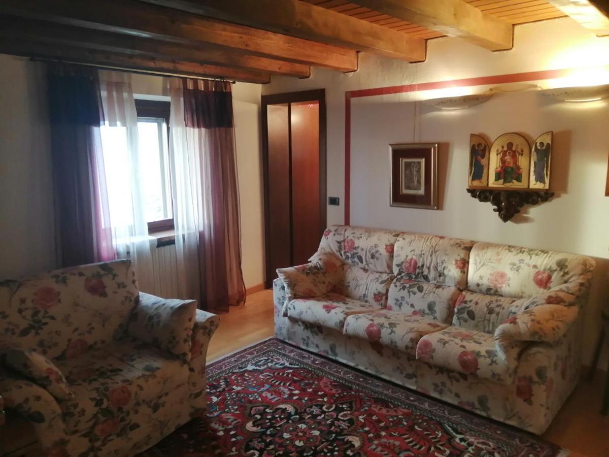 Beb Da Paolo Con Vista Lago San Zeno di Montagna Exterior foto
